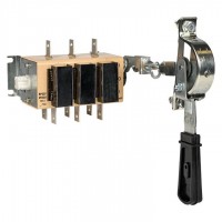 Выключатель-разъединитель ВР32У-31A71240-R 100А с дугогасительными камерами с передней смещенной рукояткой MAXima EKF uvr32-31a71240-r