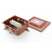 Коробка КЗНС-08 УХЛ1,5 IP65 с латунными сальниками ЗЭТАРУС zeta30314