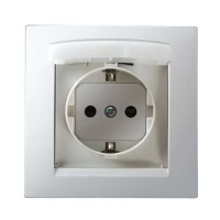 Розетка 1-м СП Simon15 16А IP44 250В с заземлением Schuko защитные шторки с крышкой винтовые клеммы белый Simon 1590450-030